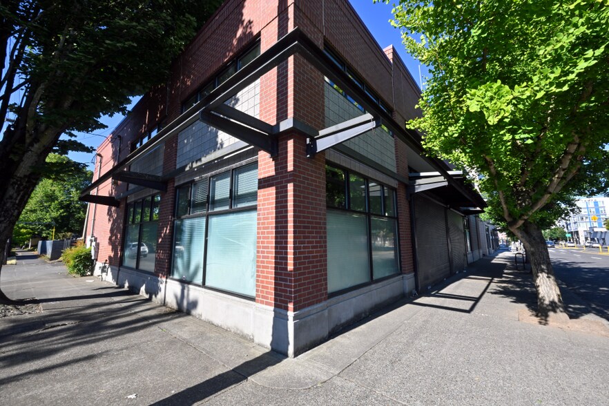 Primary Photo Of 1636 E Burnside St, Portland Office For Sale