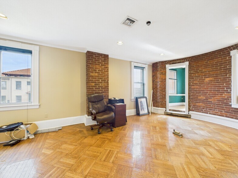 More Photos Of 73 Chestnut St, Springfield Loft Creative Space For Sale