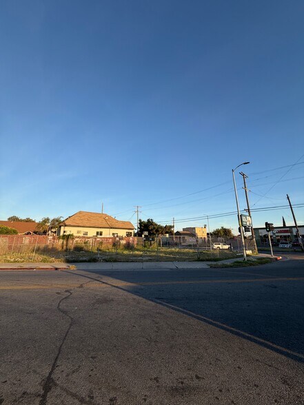 More Photos Of 4366 Compton Ave, Los Angeles Land For Sale