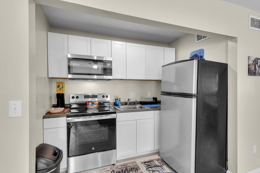 More Photos Of 2621 SW 33rd Ave, Ocala Apartments For Sale
