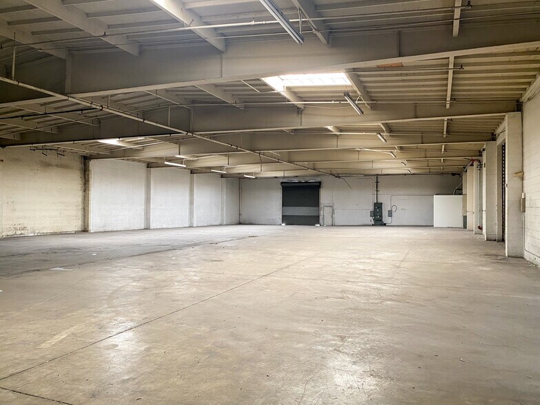 More Photos Of 1100 E 5th St, Los Angeles Warehouse For Lease