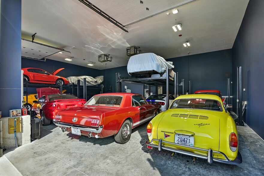 More Photos Of 597 South County Trl, Exeter Flex For Sale