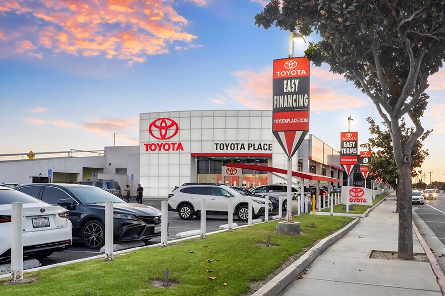 More Photos Of 9444 Trask Ave, Garden Grove Auto Dealership For Sale