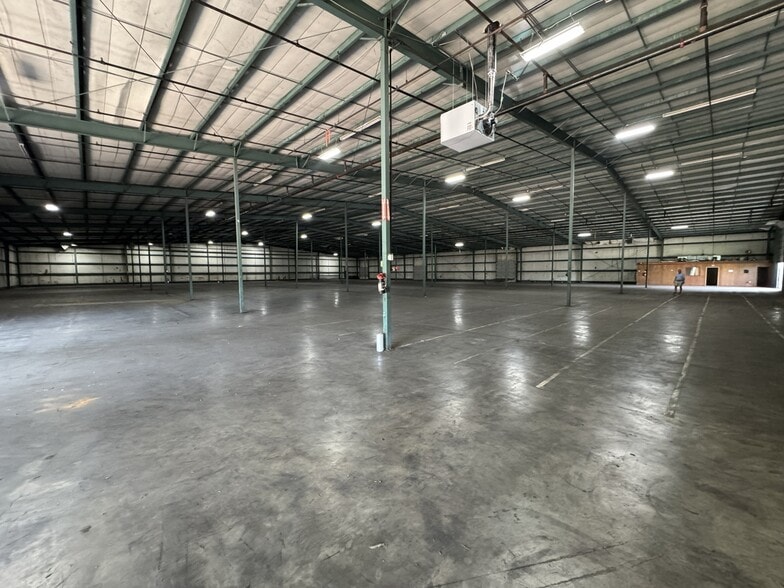 More Photos Of 512 Matthews Dr, Canton Manufacturing For Lease