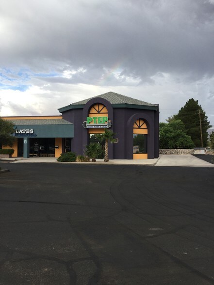 More Photos Of 1071 Country Club Rd, El Paso Freestanding For Lease