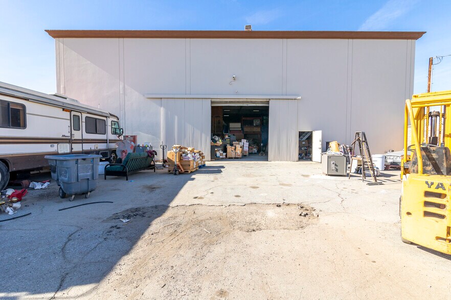 More Photos Of 410 N State St, Hemet Freestanding For Sale