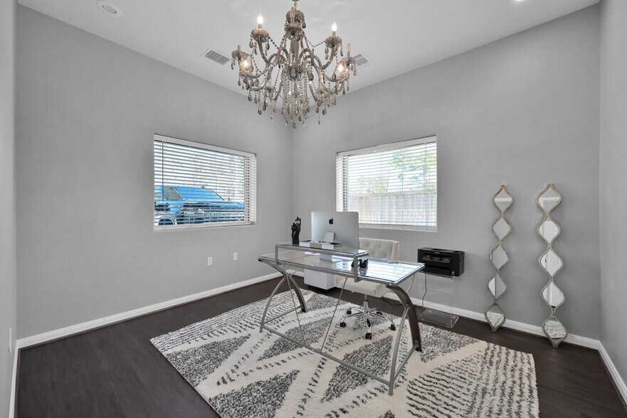 More Photos Of 15513 Capitol Hill Rd, Montgomery Service For Sale