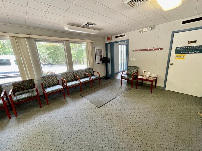 More Photos Of 460 Gidney Ave, Newburgh Medical For Sale