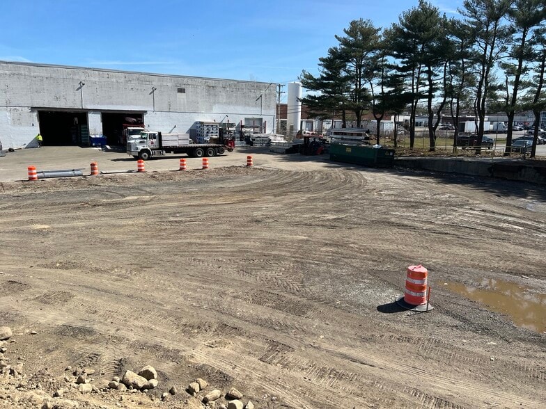 More Photos Of 116 Lundquist Dr, Braintree Land For Lease