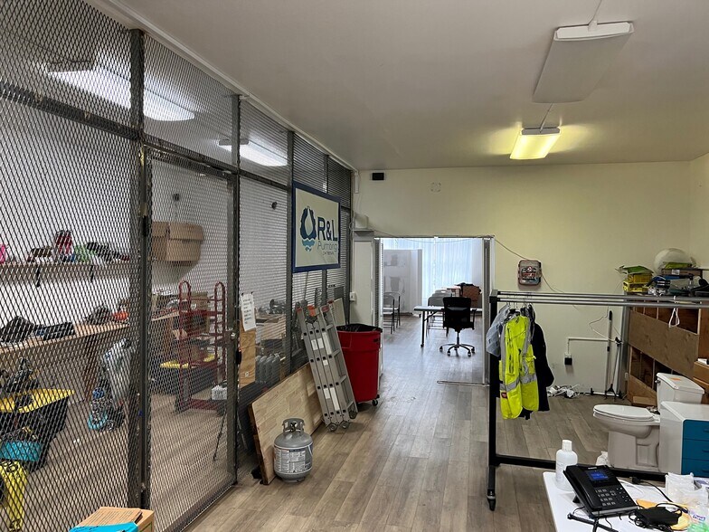 More Photos Of 5425 Mission St, San Francisco Showroom For Sale