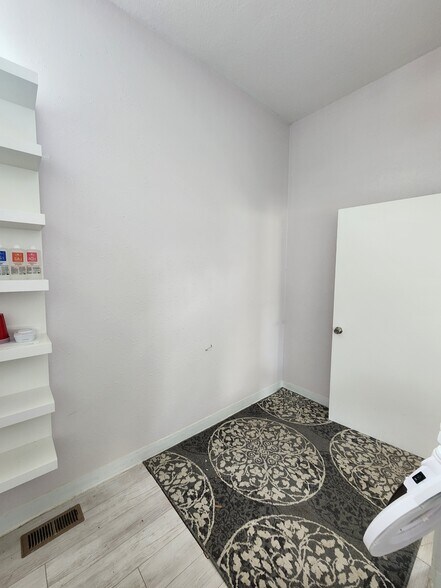 More Photos Of 15 E 7th St, La Junta General Retail For Sale