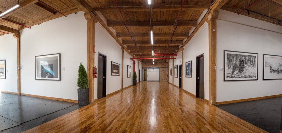 More Photos Of 3622 S Morgan St, Chicago Showroom For Lease