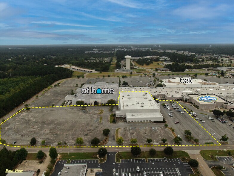 More Photos Of 1000 Turtle Creek Dr, Hattiesburg Department Store For Lease