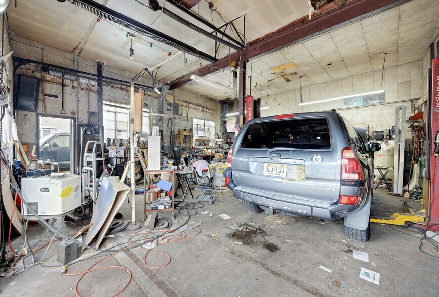 More Photos Of 18 McDermott Pl, Bergenfield Industrial For Sale