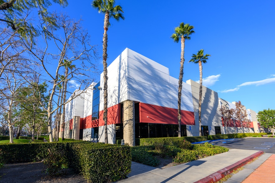 Primary Photo Of 14035-14045 Pipeline Ave, Chino Warehouse For Lease