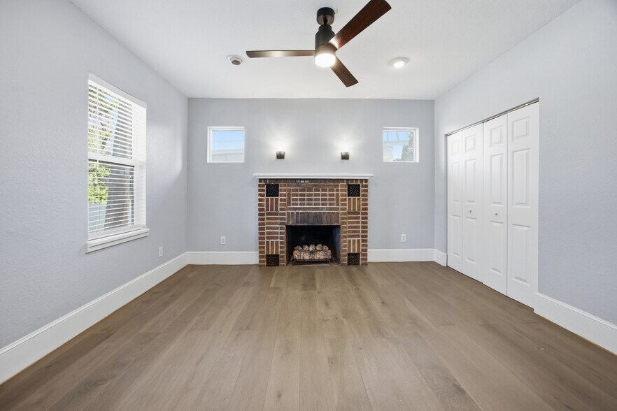 More Photos Of 527 NE 8th Ave, Ocala Office Residential For Sale