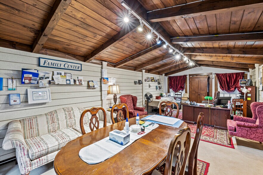 More Photos Of 4 W Washington St, Hanson Office For Sale