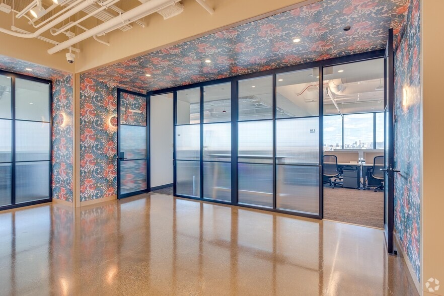 More Photos Of 333 N Green St, Chicago Office For Lease