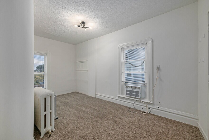 More Photos Of 2501 Poppleton Ave, Omaha Apartments For Sale