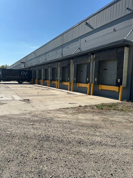 More Photos Of 2401 S Gulley Rd, Dearborn Distribution For Sale