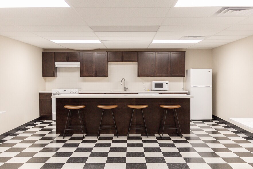 More Photos Of 125 Byrd Ave, Neenah Apartments For Sale