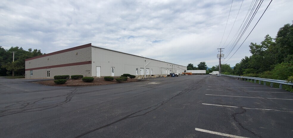 More Photos Of 769-785 Keystone Industrial Park Rd, Dunmore Research And Development For Lease