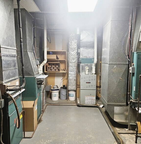 More Photos Of 303 8 St E, Brooks Office For Sale