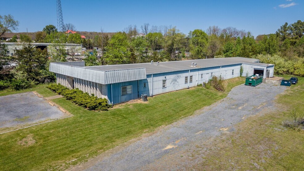 More Photos Of 52 Mid Valley Ln, Verona Warehouse For Sale