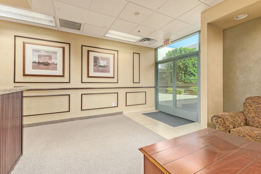 More Photos Of 2033 E Warner Rd, Tempe Office For Sale