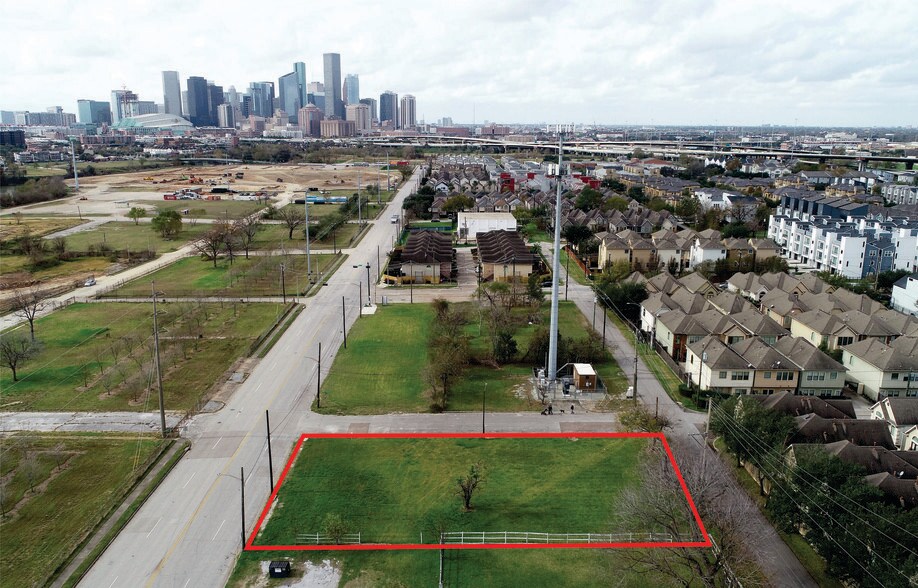 More Photos Of 216 Clinton Dr, Houston Land For Sale