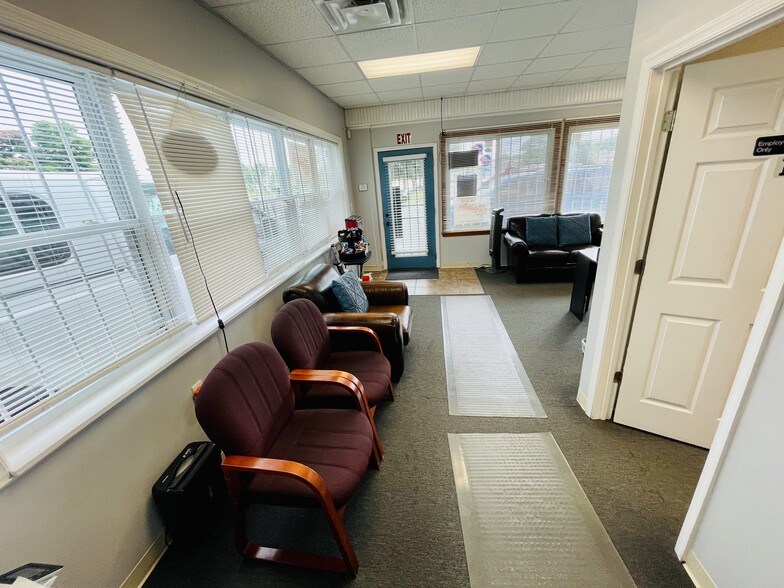 More Photos Of 1425 W Pembroke Ave, Hampton Auto Dealership For Sale