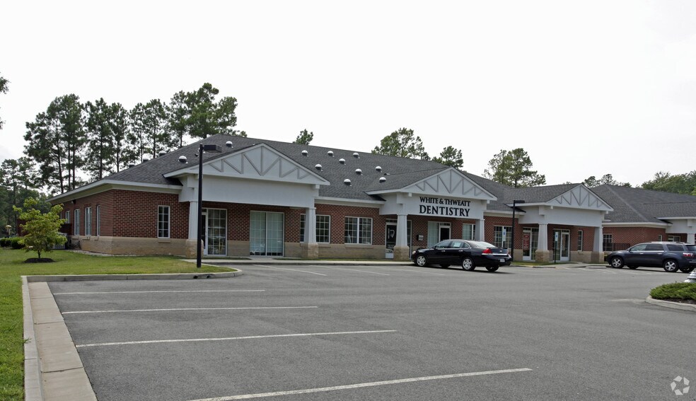 More Photos Of 5500 Whiteside Dr, Sandston Medical For Lease