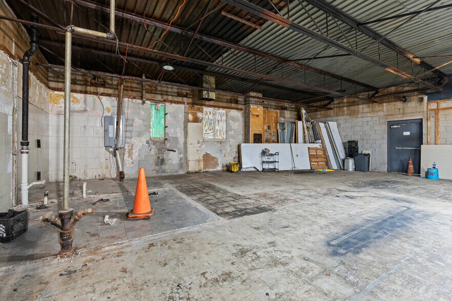 More Photos Of 15163 E 10 Mile Rd, Eastpointe Freestanding For Sale