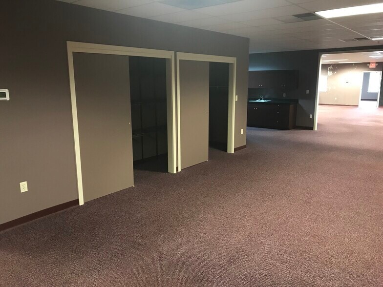 More Photos Of 330 N Reading Rd, Ephrata Unknown For Lease