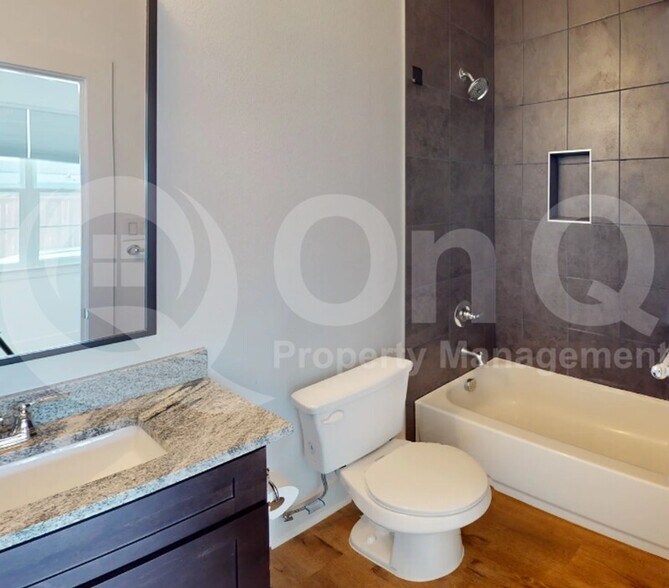 More Photos Of 13325 Bee St, Farmers Branch Apartments For Sale
