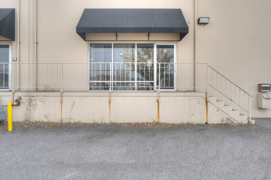 More Photos Of 575-585 Reactor Way, Reno Distribution For Lease