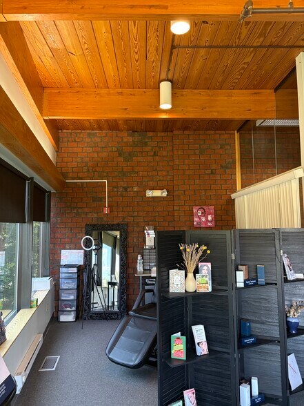 More Photos Of 87 Elm St, Hopkinton Office For Lease