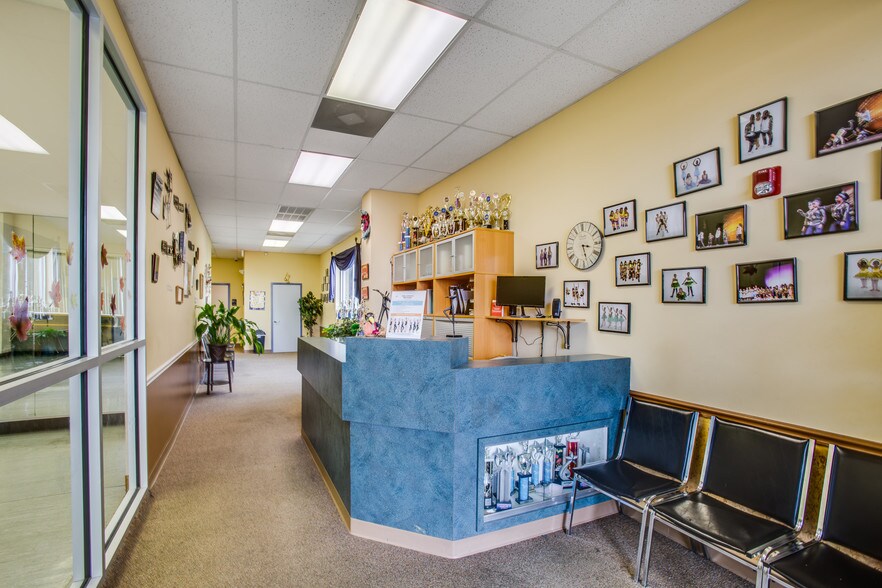 More Photos Of 1498 Central Park Blvd, Fredericksburg Freestanding For Sale