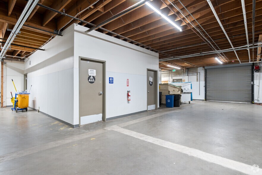 More Photos Of 414-420 Lesser St, Oakland Warehouse For Sale