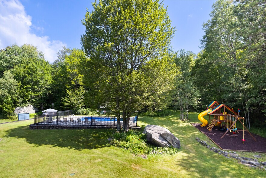 More Photos Of 344 Vt Route 100, West Dover Hotel For Sale