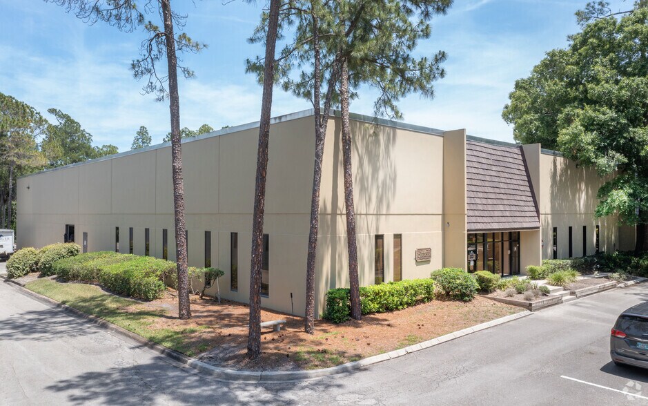 Primary Photo Of 7750-1 Bayberry Rd, Jacksonville Unknown For Lease