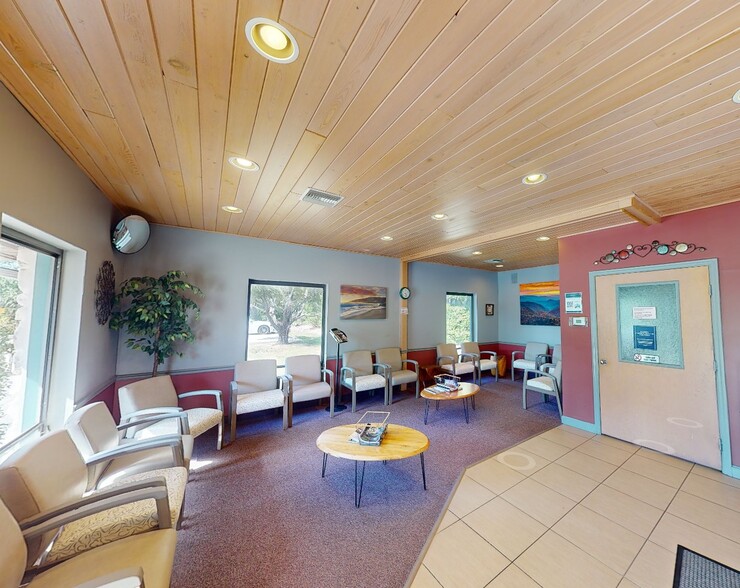 Primary Photo Of 1027 SE Ocean Blvd, Stuart Medical For Sale
