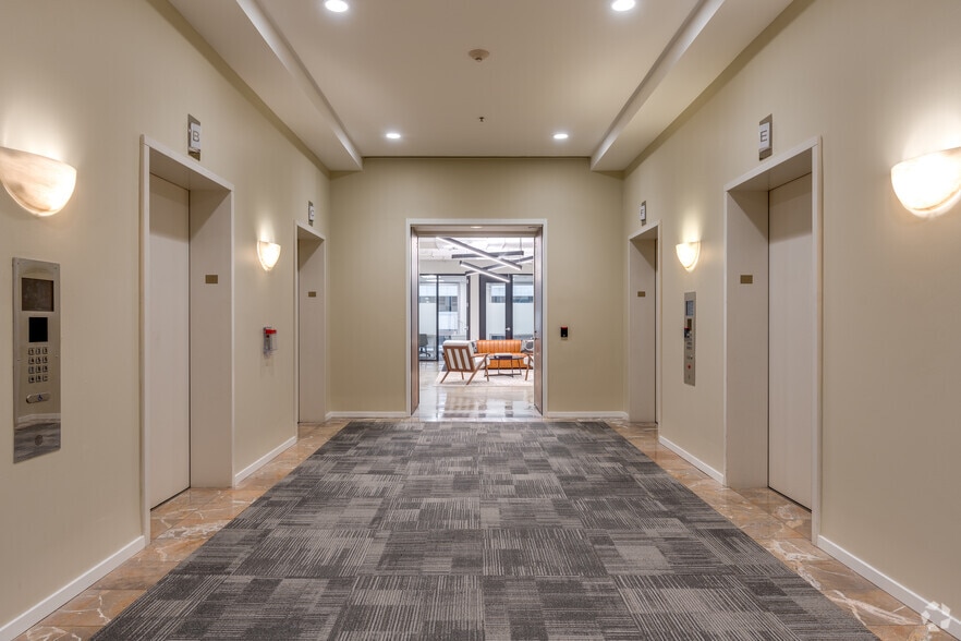 More Photos Of 301 N Lake Ave, Pasadena Office For Lease