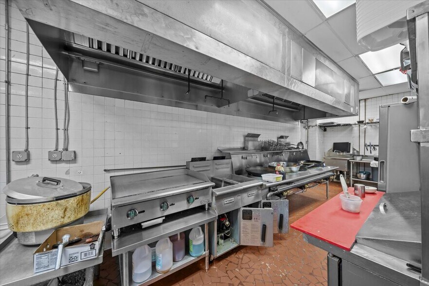 More Photos Of 111 Middleton Way, Greer Restaurant For Sale