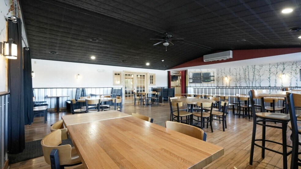 More Photos Of 697 Bear Swamp Rd, Peru General Retail For Sale