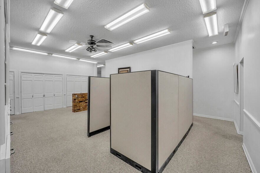 More Photos Of 721 W Abram St, Arlington Medical For Lease