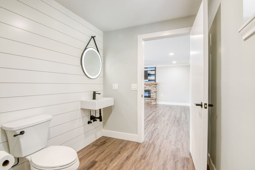 More Photos Of 2 Gordon St, Simsbury Office For Lease