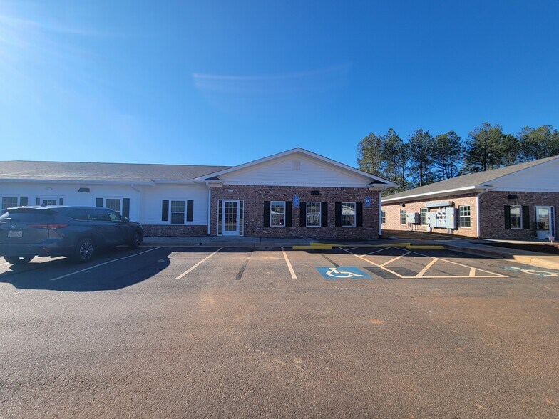 More Photos Of 1047 Summit Grove Dr, Watkinsville Office For Lease
