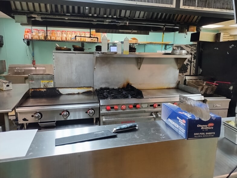 More Photos Of 600 W King St, Hillsborough Restaurant For Lease