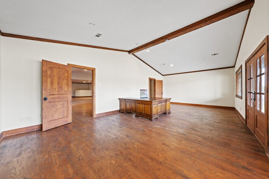 More Photos Of 6401 Rock Creek Rd, Waco Freestanding For Sale